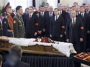 Віктора Черномирдіна поховали на Новодівичому кладовищі в Москві