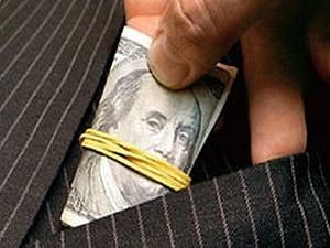 Служба внутрішньої безпеки МВС затримала за хабар начальника міліції на ринку "7-й кілометр" Служба внутрішньої безпеки МВС затримала за хабар начальника міліції на ринку "7-й кілометр"