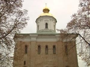 Михайлівський Храм Видубицького монастиря в аварійному стані Михайлівський Храм Видубицького монастиря в аварійному стані