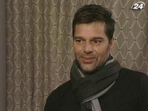 Рікі Мартін випускає автобіографічну книгу Рікі Мартін випускає автобіографічну книгу