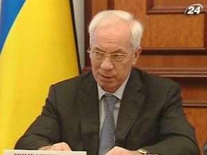 Азаров: Україна вкладається у планові показники росту ВВП