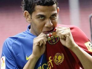 Алвеш переїде у Манчестер? Алвеш переїде у Манчестер?