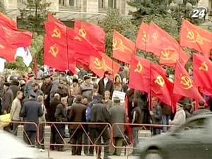 Суд заборонив масові акції на Майдані Незалежності Суд заборонив масові акції на Майдані Незалежності