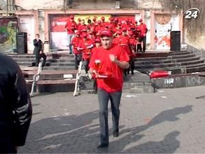 На Закарпатті провели перший в Україні забіг офіціантів - 6 листопада 2010 - Телеканал новин 24 На Закарпатті провели перший в Україні забіг офіціантів - 6 листопада 2010 - Телеканал новин 24