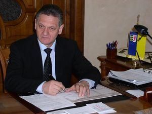 Губернатору Закарпаття загрожує звільнення Губернатору Закарпаття загрожує звільнення