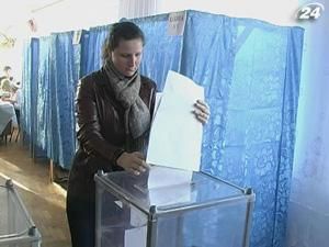 Тема тижня: місцеві вибори восени оголосили регіонали, вони ж їх і виграли Тема тижня: місцеві вибори восени оголосили регіонали, вони ж їх і виграли