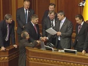 Тема тижня: в Україні фактично відсутня опозиція Тема тижня: в Україні фактично відсутня опозиція