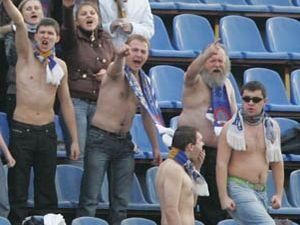 В Україні з'явились священики-фанати В Україні з'явились священики-фанати