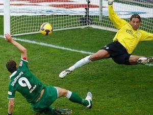 "Вольфсбург" на "Шальке" без Джеко "Вольфсбург" на "Шальке" без Джеко