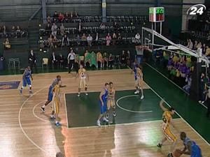 "Азовмаш" здобув другу поспіль перемогу у столиці "Азовмаш" здобув другу поспіль перемогу у столиці