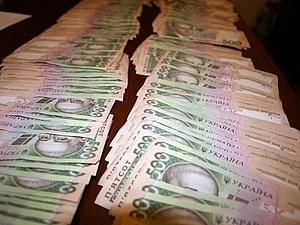 У Хмельницькому псевдодепутат міськради обдурив громадян на майже 2,5 мільйона гривень У Хмельницькому псевдодепутат міськради обдурив громадян на майже 2,5 мільйона гривень