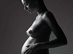 Вагітна Міранда Керр знялась оголеною Вагітна Міранда Керр знялась оголеною