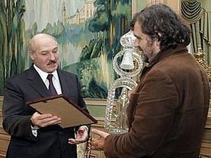 Лукашенко запросив Кустуріцу попрацювати в Білорусі Лукашенко запросив Кустуріцу попрацювати в Білорусі