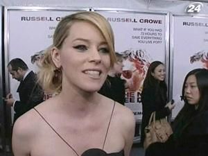 Елізабет Бенкс приміряла бабусину білизну Елізабет Бенкс приміряла бабусину білизну