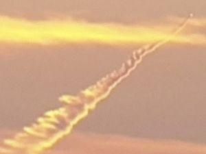 США: Дивний слід у небі приписали літаку, а не ракеті США: Дивний слід у небі приписали літаку, а не ракеті