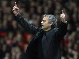 Моурінью вилучили за підняті руки і нецензурні слова Моурінью вилучили за підняті руки і нецензурні слова