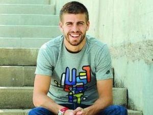 Херард Піке плював лушпинням у вболівальників Херард Піке плював лушпинням у вболівальників