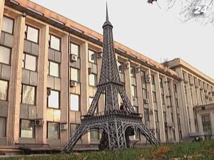 У Донецьку з‘явилася власна Ейфелева вежа У Донецьку з‘явилася власна Ейфелева вежа