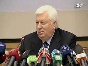Пшонка відхрестився від кумівських зв'язків з Януковичем Пшонка відхрестився від кумівських зв'язків з Януковичем
