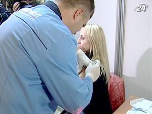 Лікарі: Епідемпоріг Україна переступить на початку грудня Лікарі: Епідемпоріг Україна переступить на початку грудня