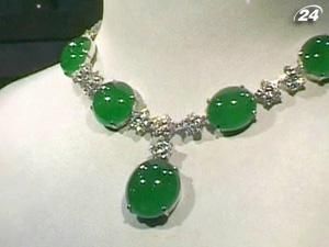 Дорогоцінний камінь жад у Китаї - це більше, ніж просто коштовність Дорогоцінний камінь жад у Китаї - це більше, ніж просто коштовність