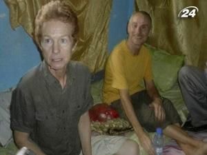 Сомалійські пірати відпустили британську пару після річного полону Сомалійські пірати відпустили британську пару після річного полону