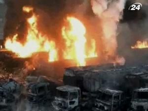 Бойовики напали на колону НАТО: 14 автоцистерн згоріли Бойовики напали на колону НАТО: 14 автоцистерн згоріли