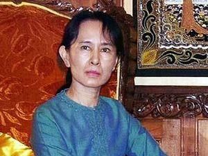 Звільнена із арешту опозиціонерка М'янми закликає боротися за демократію Звільнена із арешту опозиціонерка М'янми закликає боротися за демократію