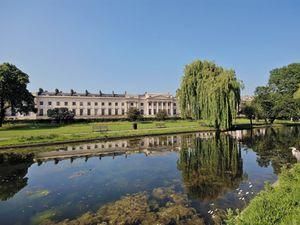 У Лондоні продають елітні королівські особняки У Лондоні продають елітні королівські особняки