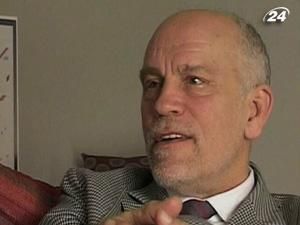 Джон Малкович представив свою лінію чоловічого одягу Джон Малкович представив свою лінію чоловічого одягу