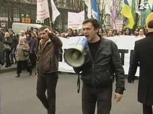 Під парламентом тисячі підприємців протестують проти Податкового кодексу Під парламентом тисячі підприємців протестують проти Податкового кодексу