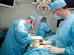 Індійський хірург видалив з нирки пацієнта 172155 каменів Індійський хірург видалив з нирки пацієнта 172155 каменів