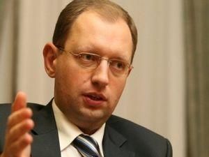 Яценюк збирається просити Президента ветувати закон про Податковий кодекс Яценюк збирається просити Президента ветувати закон про Податковий кодекс