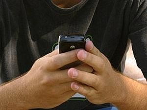 На Закарпатті міліція шукає порнографію на мобільних телефонах школярів На Закарпатті міліція шукає порнографію на мобільних телефонах школярів