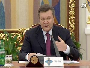 Янукович закликає Кабмін не брехати людям Янукович закликає Кабмін не брехати людям