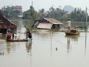 У В'єтнамі внаслідок повені загинули майже 20 людей, тисячі постраждали У В'єтнамі внаслідок повені загинули майже 20 людей, тисячі постраждали