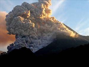 В Індонезії виверження вулкана забрало життя 275 людей В Індонезії виверження вулкана забрало життя 275 людей