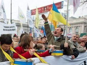 Біля стін Ради вже зібрались на мітинг понад 2 тис. підприємців