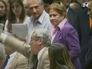 В парламенті Аргентини депутат вдарила свого опонента В парламенті Аргентини депутат вдарила свого опонента