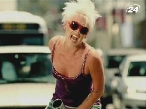 Пінк офіційно повідомила про свою вагітність Пінк офіційно повідомила про свою вагітність