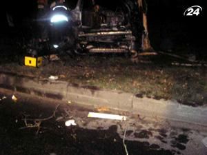 У Київській області загинули п'ятеро людей у Porsche, що загорівся У Київській області загинули п'ятеро людей у Porsche, що загорівся