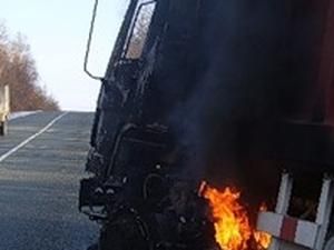 У Криму вночі підпалили два КамАЗи У Криму вночі підпалили два КамАЗи