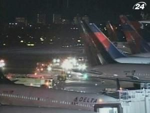 Boeing-767 здійснив екстрену посадку у Нью-Йорку через відмову двигуна Boeing-767 здійснив екстрену посадку у Нью-Йорку через відмову двигуна