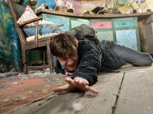 "Гаррі Поттер" побив власний рекорд і зібрав за вихідні 330 млн. доларів "Гаррі Поттер" побив власний рекорд і зібрав за вихідні 330 млн. доларів