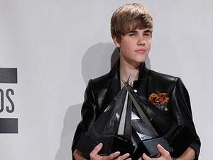 Співаком року на MTV Мusic awards обрали канадця Джастіна Бібера