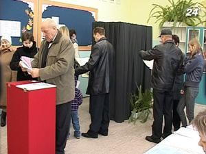 В Польщі правляча партія “Громадянська платформа” перемагає на місцевих виборах В Польщі правляча партія “Громадянська платформа” перемагає на місцевих виборах