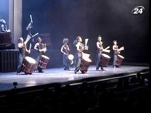 У столиці бив у барабани один з найвідоміших японських колектививів Yamato У столиці бив у барабани один з найвідоміших японських колектививів Yamato