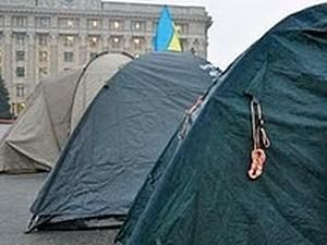 На Майдані Незалежності на ніч залишились близько 300 підприємців На Майдані Незалежності на ніч залишились близько 300 підприємців