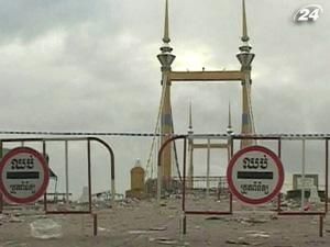 У Камбоджі у тисняві на фестивалі загинули майже 350 осіб У Камбоджі у тисняві на фестивалі загинули майже 350 осіб