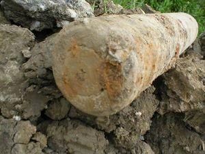 У Феодосії загинула людина і двоє постраждали при спробі розібрати військовий снаряд У Феодосії загинула людина і двоє постраждали при спробі розібрати військовий снаряд